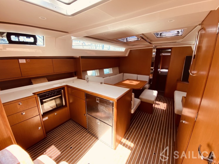Bavaria C45 - Yacht Charter Sailica