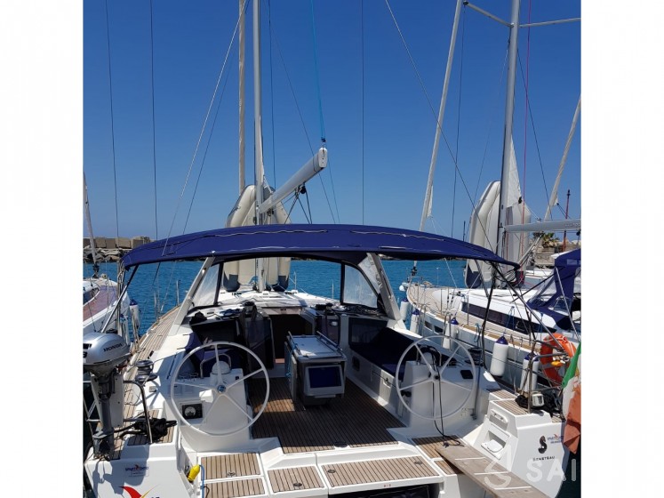 Oceanis 45 - Yacht Charter Sailica