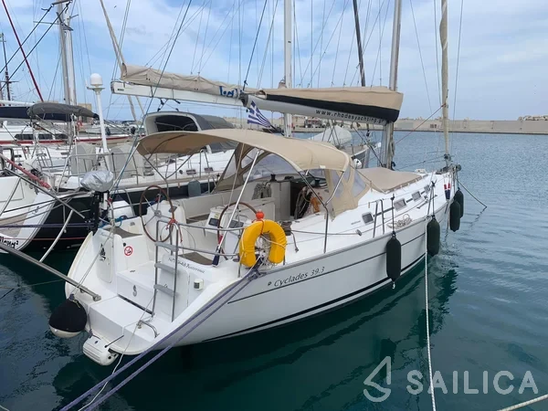Cyclades 39.3 - Yacht Charter Sailica
