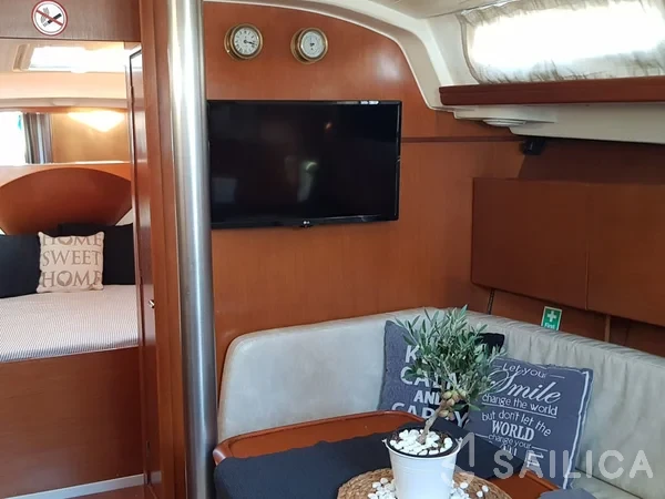 Cyclades 39.3 - Yacht Charter Sailica