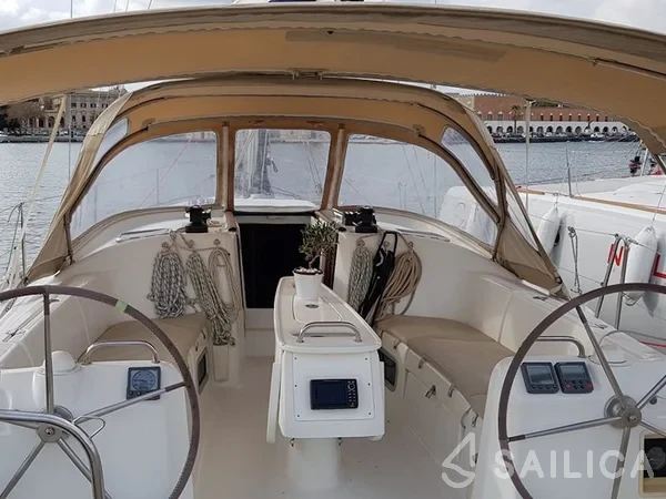 Cyclades 39.3 - Yacht Charter Sailica