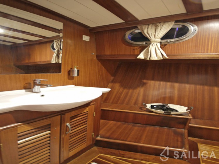Gulet - Yacht Charter Sailica