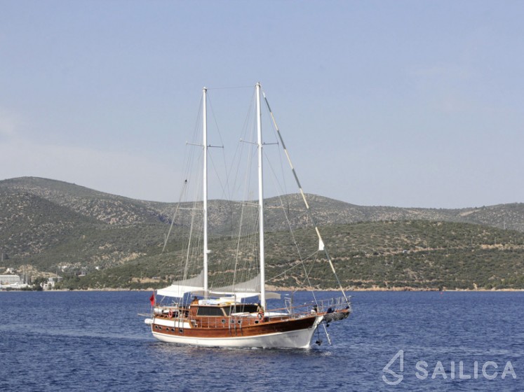 Gulet - Yacht Charter Sailica