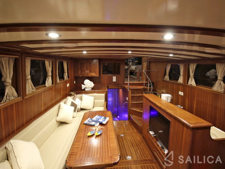 Gulet - Yacht Charter Sailica