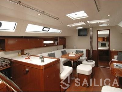 Oceanis 50 - Yacht Charter Sailica