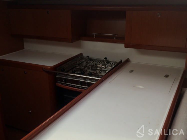 Oceanis 50 - Yacht Charter Sailica