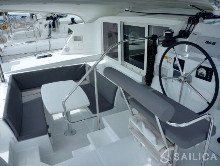 Lagoon 421 - Yacht Charter Sailica