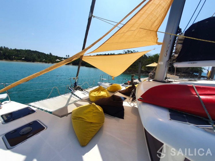 Lagoon 421 - Yacht Charter Sailica