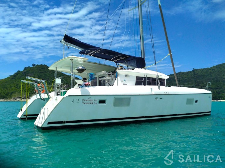 Lagoon 421 - Yacht Charter Sailica