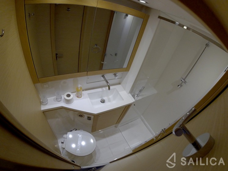 Lagoon 450 - Yacht Charter Sailica
