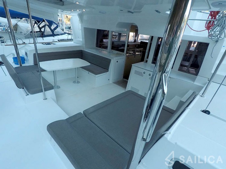 Lagoon 450 - Yacht Charter Sailica