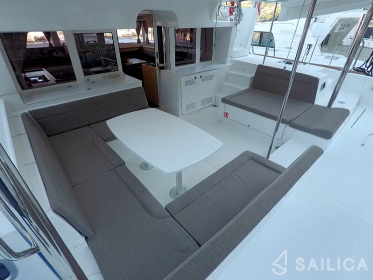 Lagoon 450 - Yacht Charter Sailica