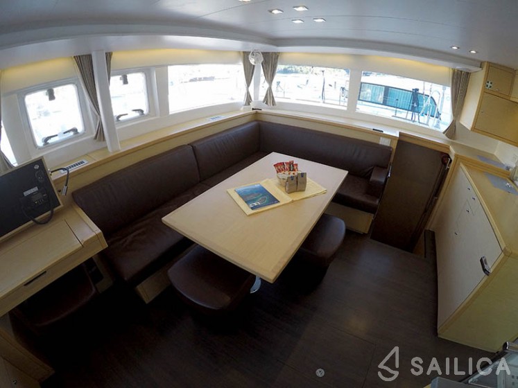 Lagoon 450 - Yacht Charter Sailica