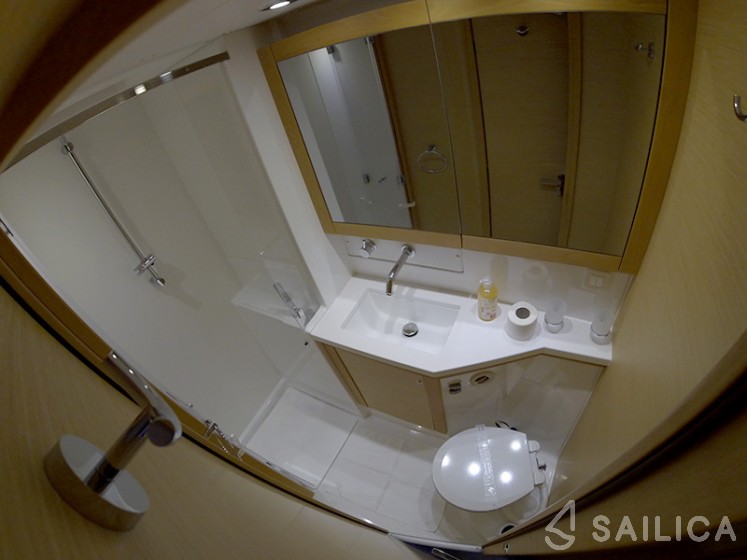 Lagoon 450 - Yacht Charter Sailica