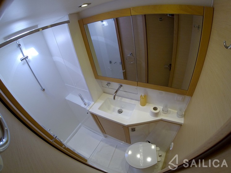 Lagoon 450 - Yacht Charter Sailica