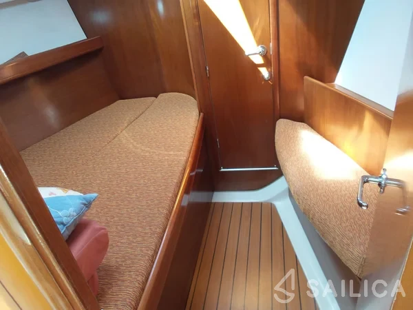 Oceanis 393 - Yacht Charter Sailica