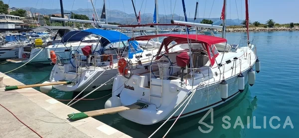 Oceanis 393 - Yacht Charter Sailica