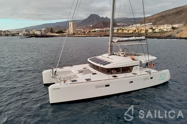 Lagoon 52F - Yacht Charter Sailica