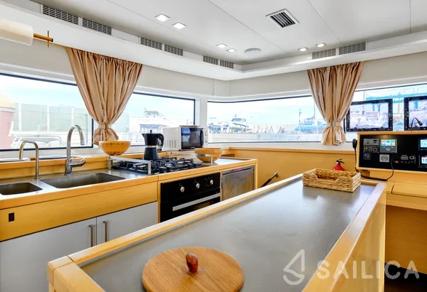 Lagoon 52F - Yacht Charter Sailica
