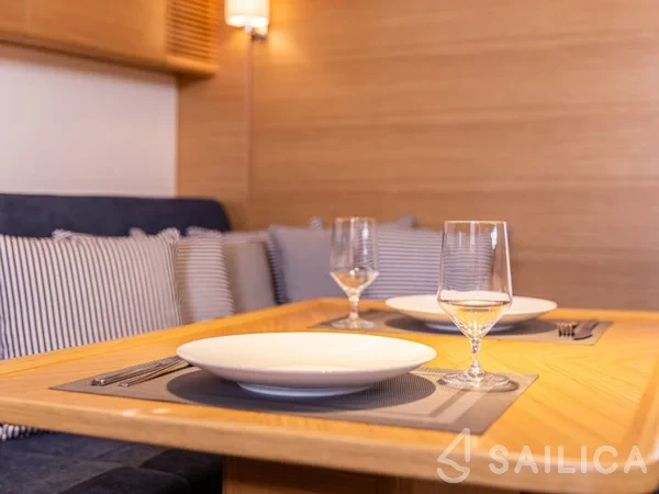 X4-6 - Yacht Charter Sailica