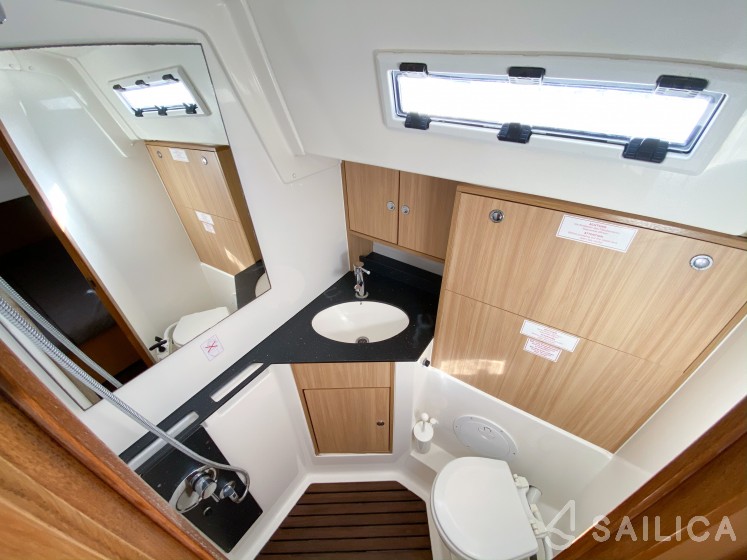 Bavaria 45 Cruiser - Yacht Charter Sailica