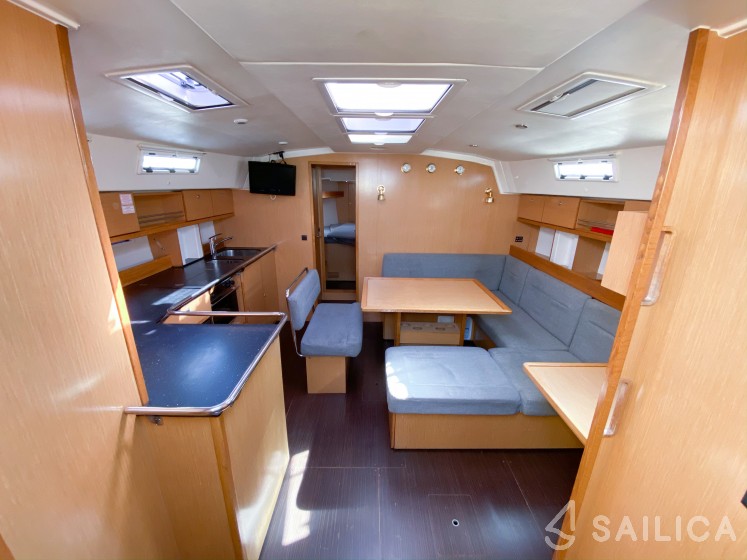 Bavaria 45 Cruiser - Yacht Charter Sailica