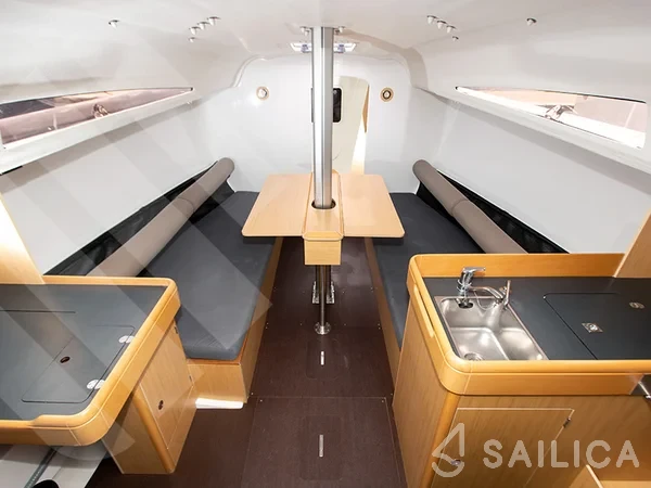 Sun Fast 3200 - Yacht Charter Sailica