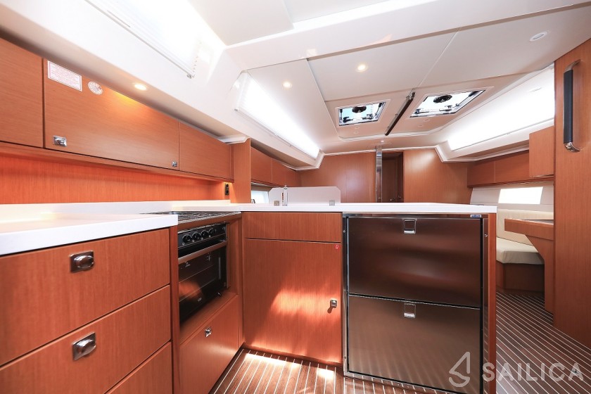 Bavaria C45 Style - Yacht Charter Sailica