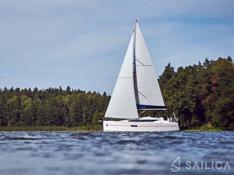 Sun Odyssey 319 - Yacht Charter Sailica