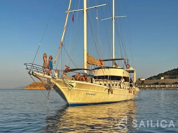 Gulet - Yacht Charter Sailica