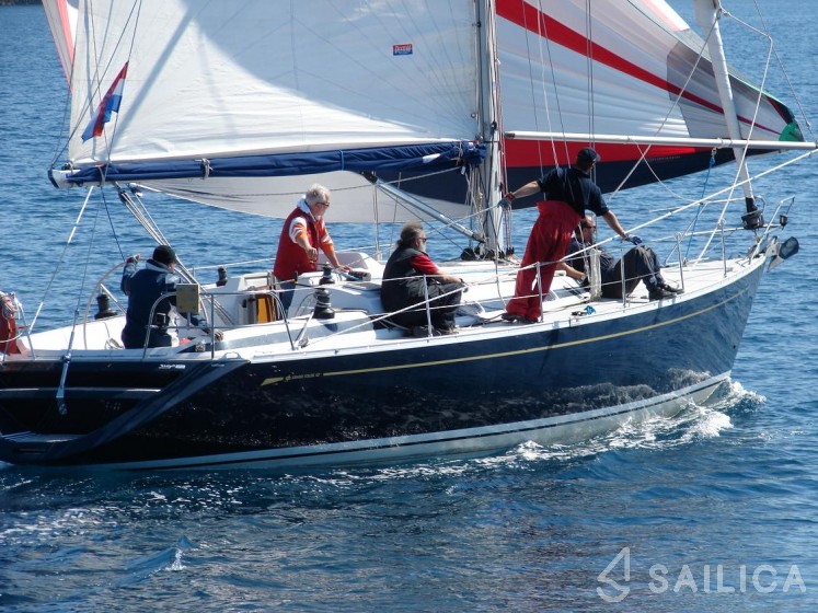Grand Soleil 43 - Yacht Charter Sailica