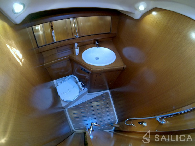 Grand Soleil 43 - Yacht Charter Sailica