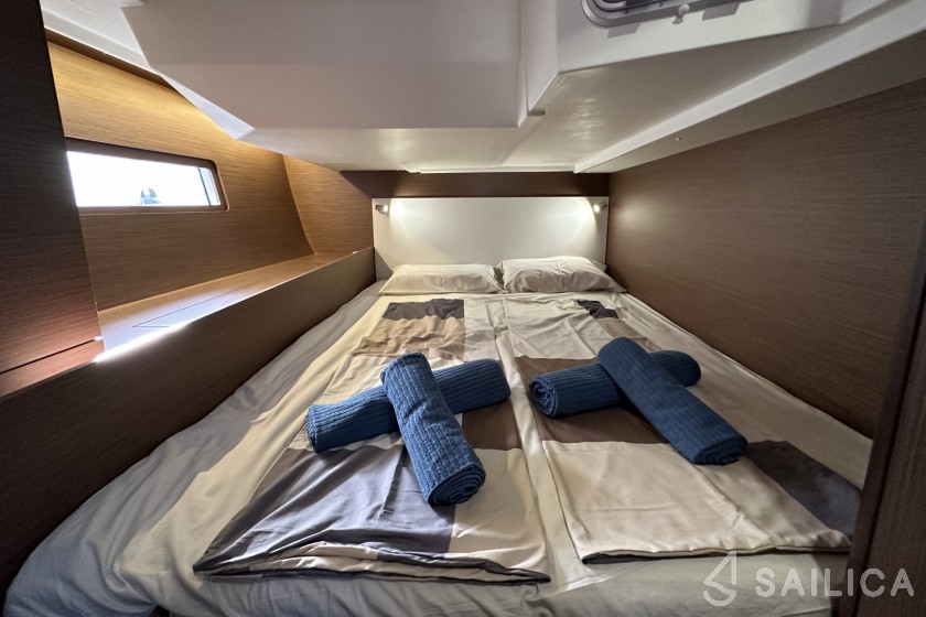 Oceanis 51.1 - Yacht Charter Sailica