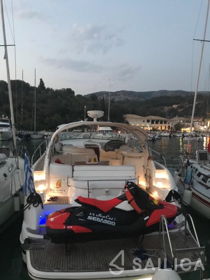 Bavaria 42 HT - Yacht Charter Sailica