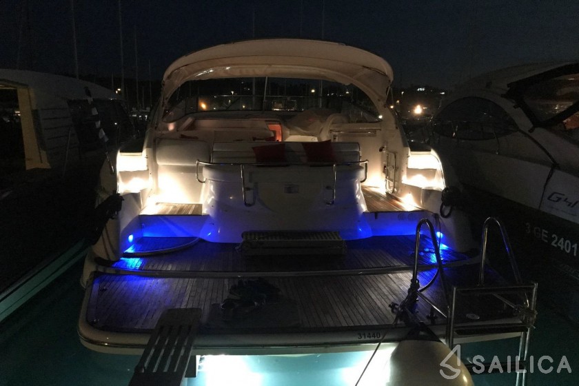 Bavaria 42 HT - Yacht Charter Sailica