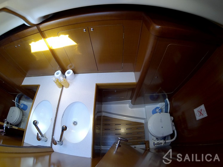 Grand Soleil 50 - Yacht Charter Sailica
