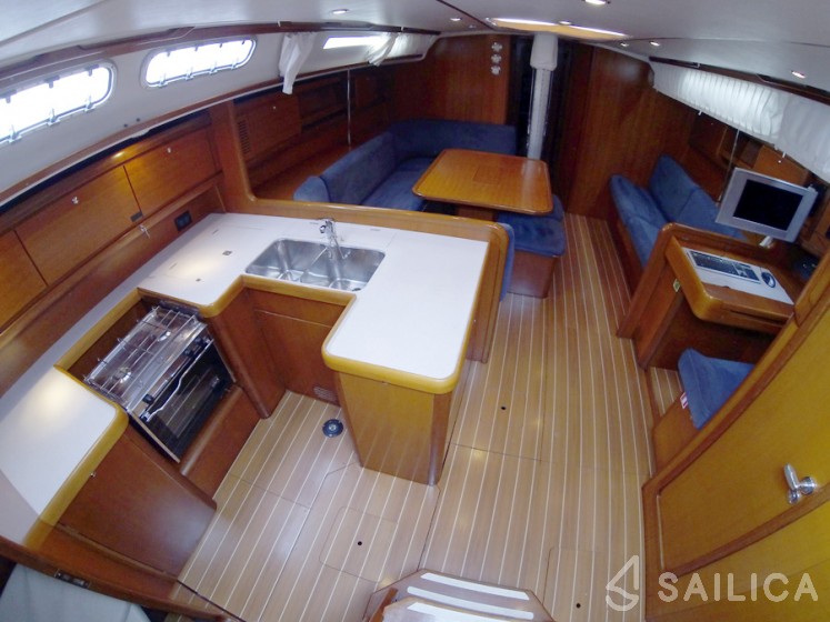 Grand Soleil 50 - Yacht Charter Sailica