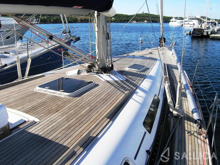 Grand Soleil 50 - Yacht Charter Sailica