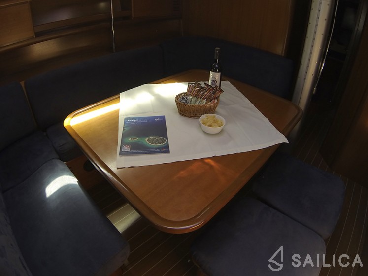 Grand Soleil 50 - Yacht Charter Sailica