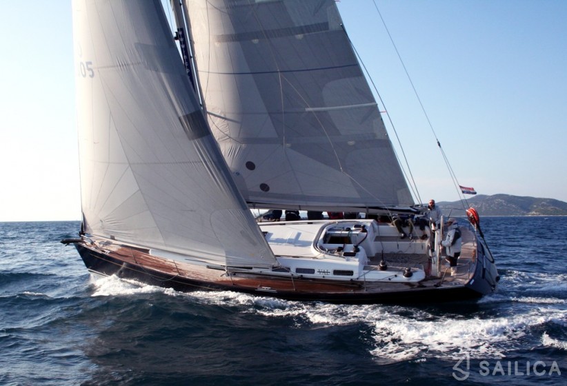 Grand Soleil 50 - Yacht Charter Sailica