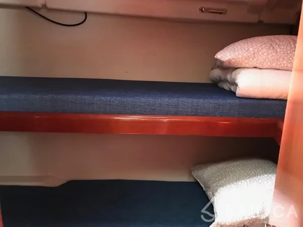 Oceanis 43 - Yacht Charter Sailica