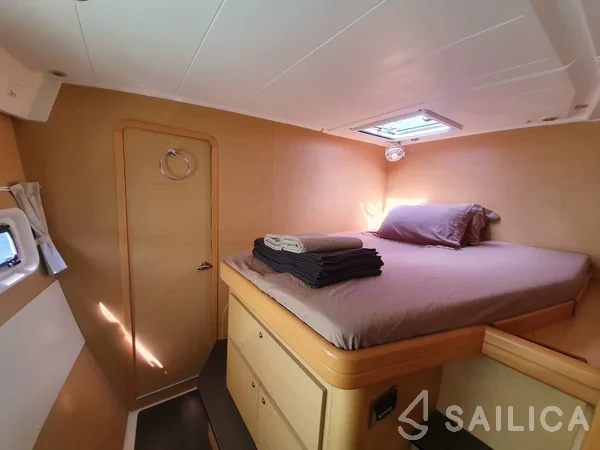Lagoon 420 - Yacht Charter Sailica