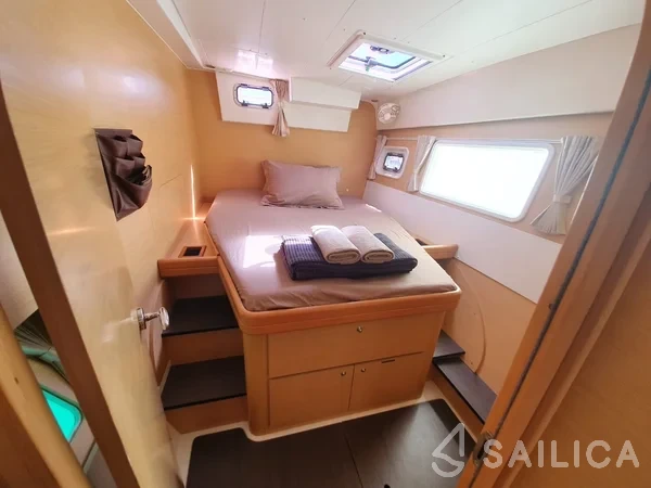 Lagoon 420 - Yacht Charter Sailica