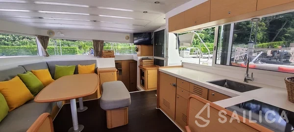 Lagoon 420 - Yacht Charter Sailica