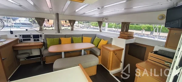 Lagoon 420 - Yacht Charter Sailica