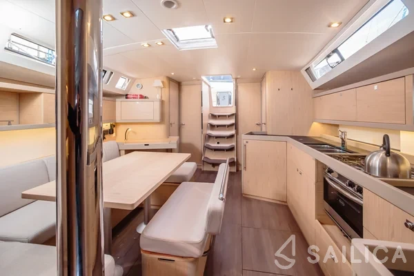 Oceanis 45 - Yacht Charter Sailica