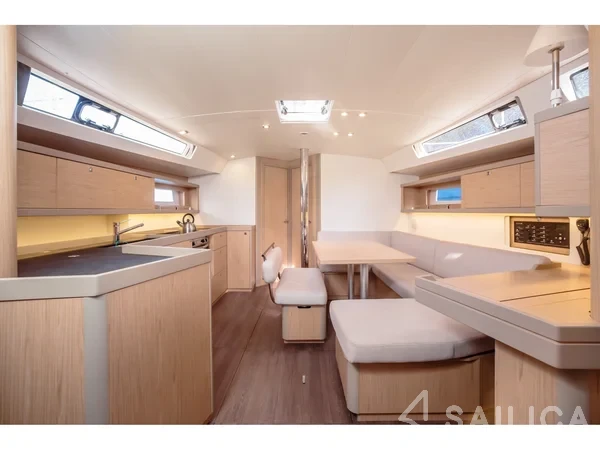 Oceanis 45 - Yacht Charter Sailica