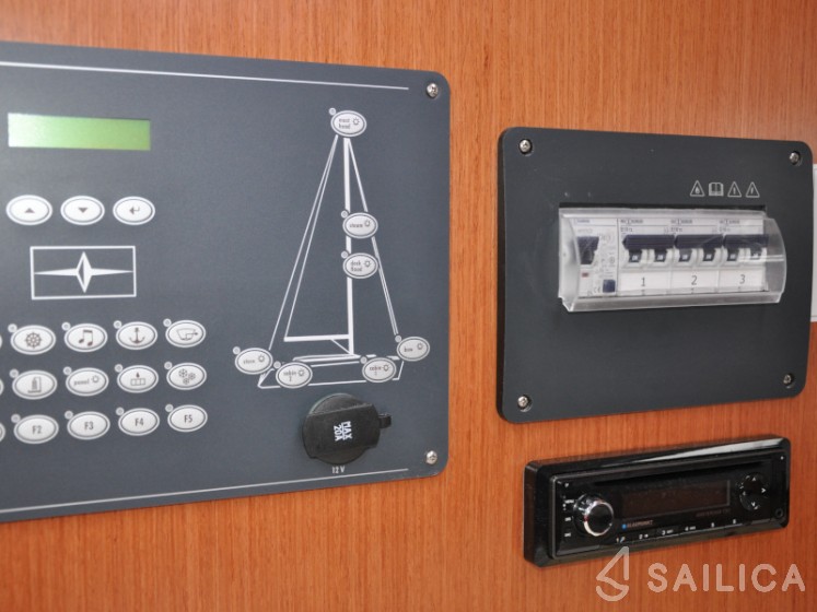 Bavaria 37 Cruiser - Yacht Charter Sailica