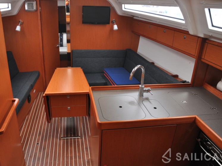 Bavaria 37 Cruiser - Yacht Charter Sailica