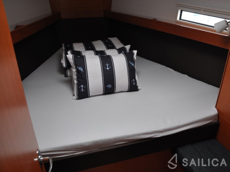 Bavaria 37 Cruiser - Yacht Charter Sailica